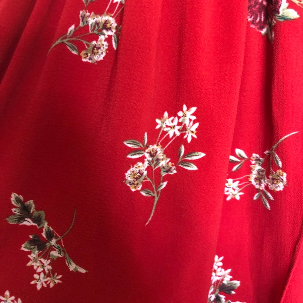 Super cute floral red dress!